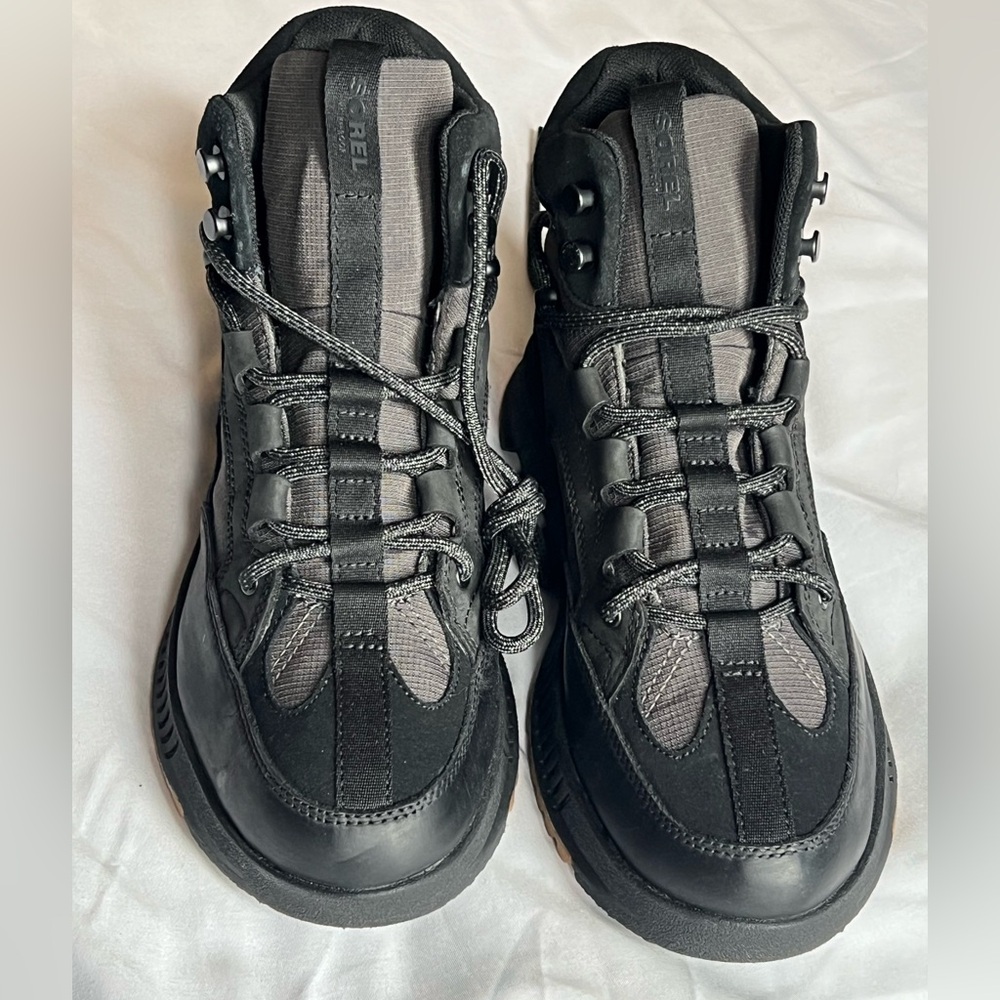 Sorel women’s Black and Gray Boots